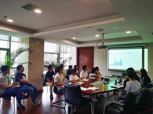 公司業(yè)務(wù)部開展《成都房地產(chǎn)市場近況•報告基礎(chǔ)排版》分享交流會